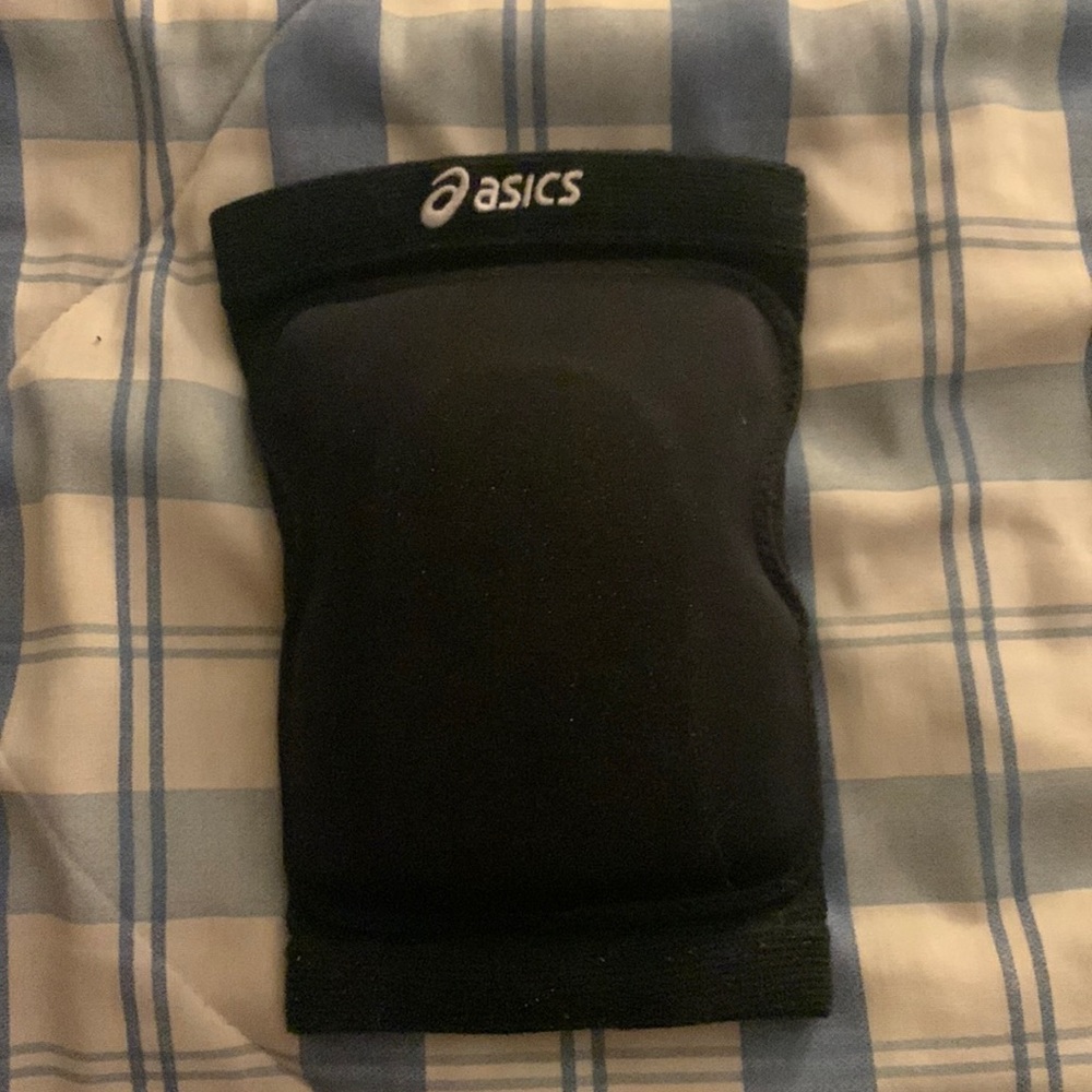 XL Knee Pad Asics